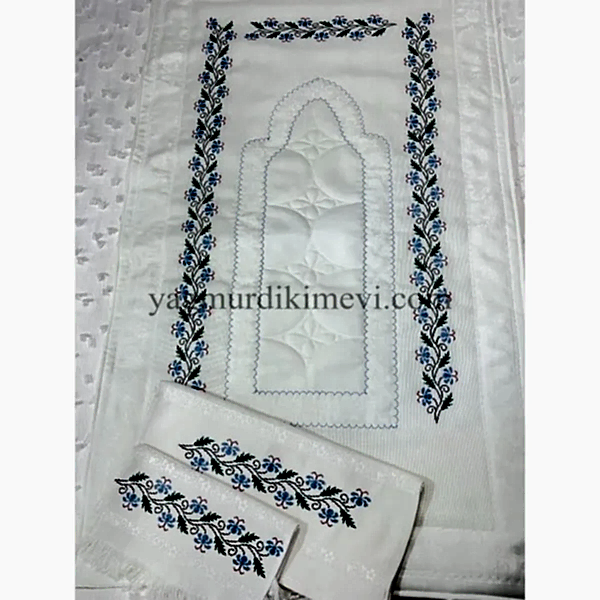  Kanaviçe işlemeli seccade takımı ve havlular