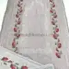  Kanaviçe işlemeli seccade takımı ve havlular