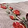 Kanaviçe işlemeli seccade takımı ve havlular