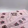  Kanaviçe işlemeli seccade takımı ve havlular